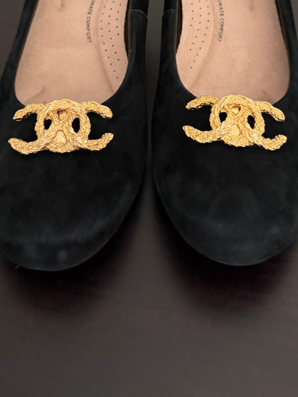 Chanel Bluette Shoe Clips Vintage CC Bluette France Logo Hardware Gold-tone RARE - Picture 11 of 16
